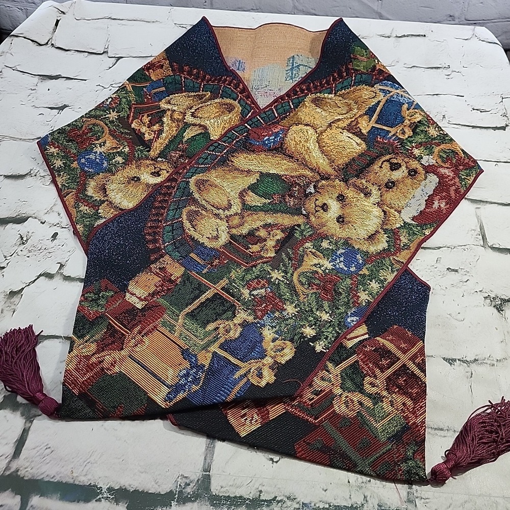 Holiday Table Runner‎ Christmas Presents Teddy Bears 2 Yards Long Woven Tassels